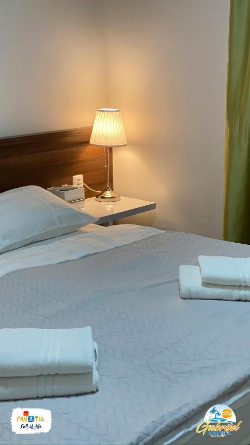Gabrijel Apartments Makarska 1 Kültér fotó