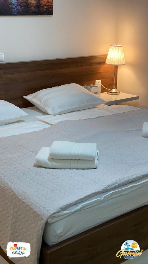 Gabrijel Apartments Makarska 1 Kültér fotó